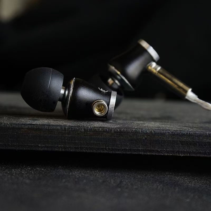 سماعات أذن داخلية عالية الدقة  - مراجعة Type C Wired Earphones With Mic وسعره